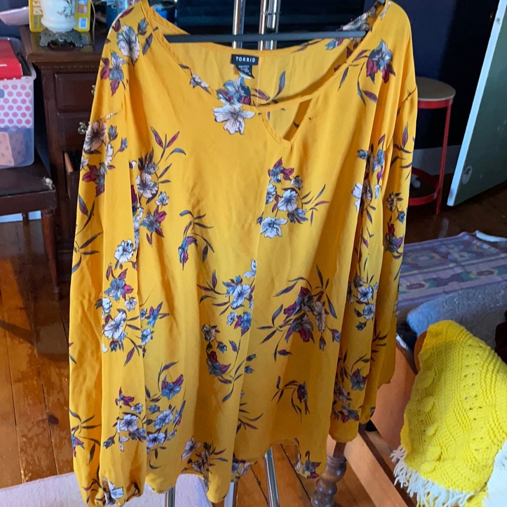 Chiffon keyhole blouse